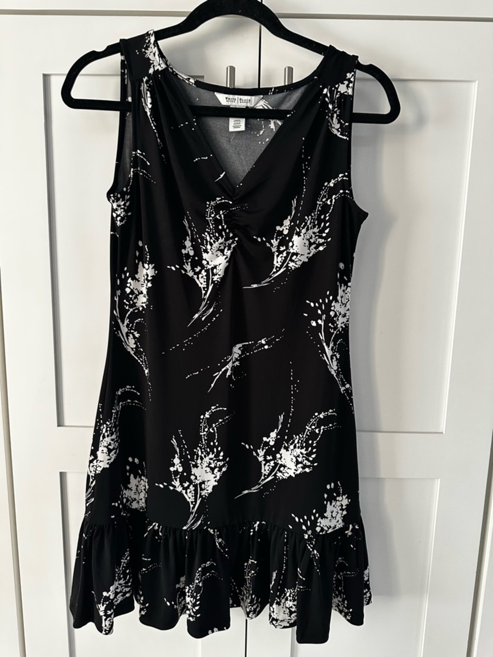 White House Black Market Black & White Sleeveless Floral Ruffle-Hem Mini Dress